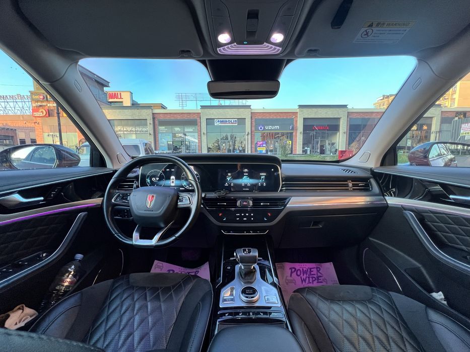 FAW Hongqi HS5 2.0 turbo