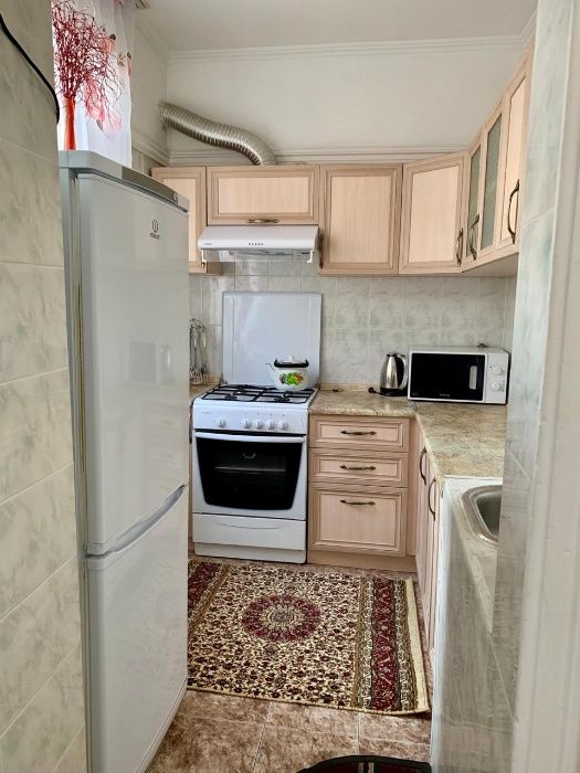 Сдам 2 км. квартиру, в центре