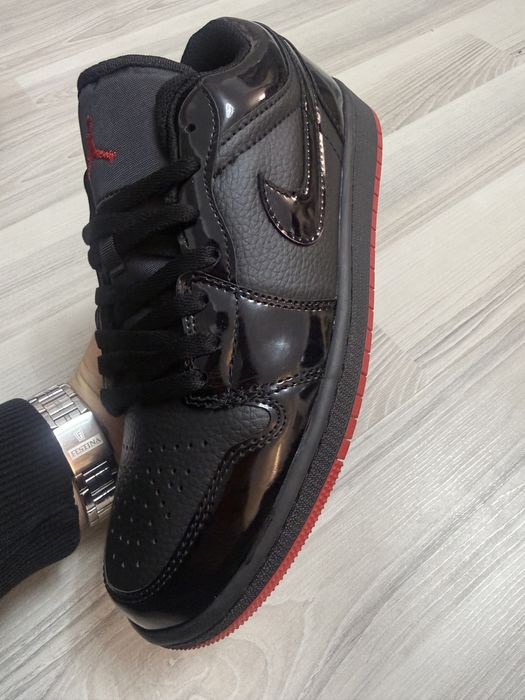 Adidasi / sneakeas air jordan 1