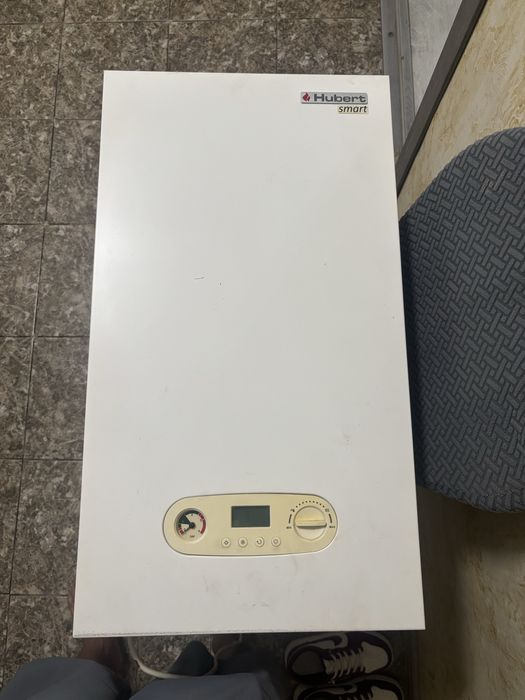 Продам газовый котел Hubert