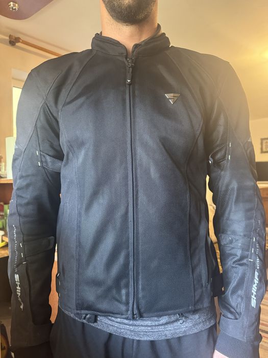 Vand exhipament moto(casca ,geaca ,pantaloni )