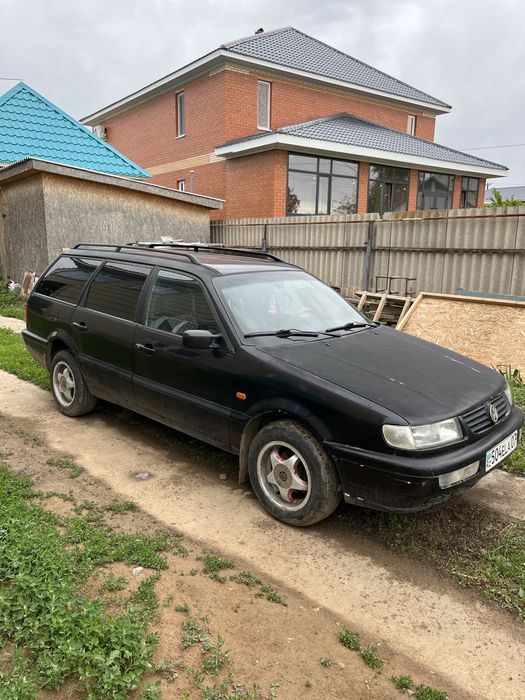 Салам всем продаю пассат В4 универсал 96 года машина