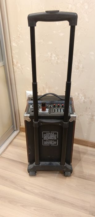 Колонка, чемоданчик