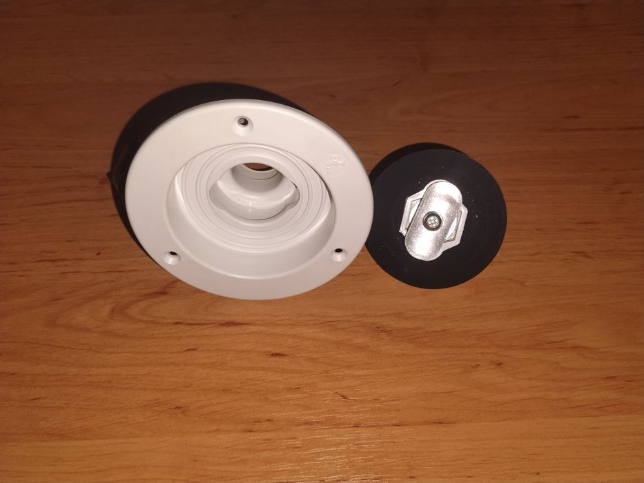 Продавам капачка за резервоар за вода за кемпер