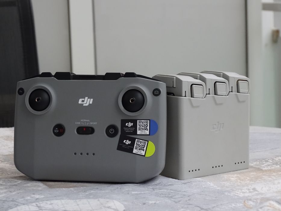 Sigilat! Drona DJI Mini 3 Fly More Combo + Card SD 256 GB