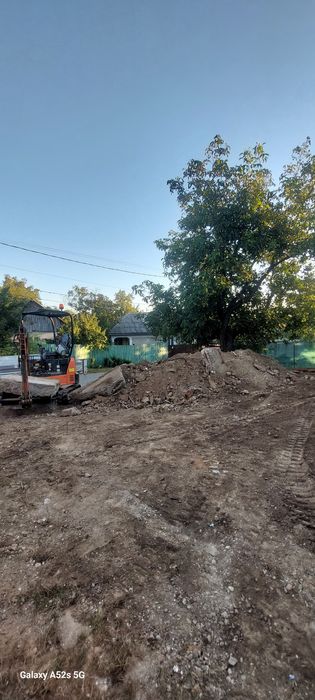 Prestări servicii cu miniescavator