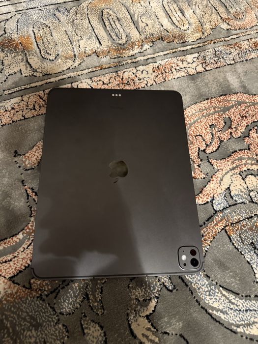 Ipad 13 pro m4 срочная продажа пользовался неделю