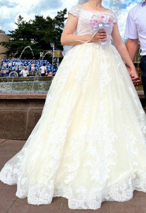 Свадебное платье