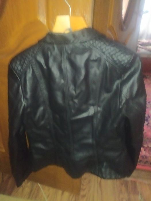 Продам женские куртки экокожа