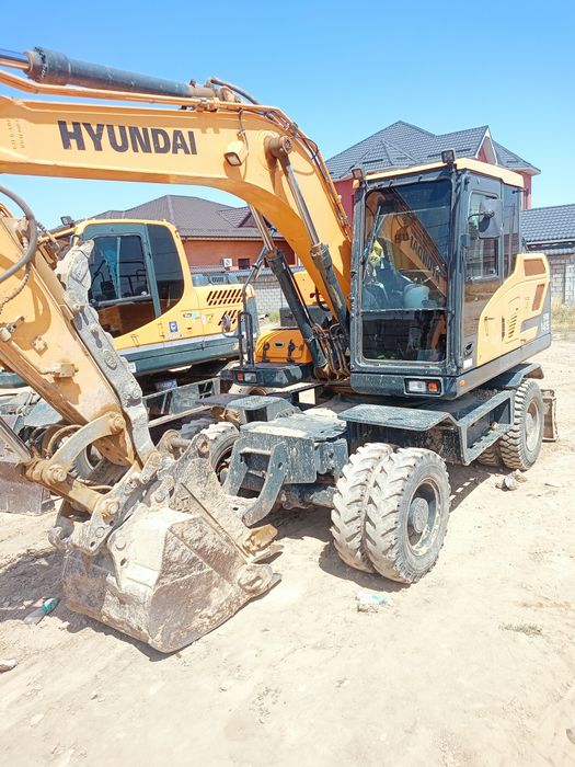 Фронтальный погрузчик