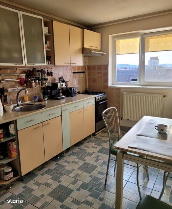 Apartament 3 camere , zona Spitalul Judetean