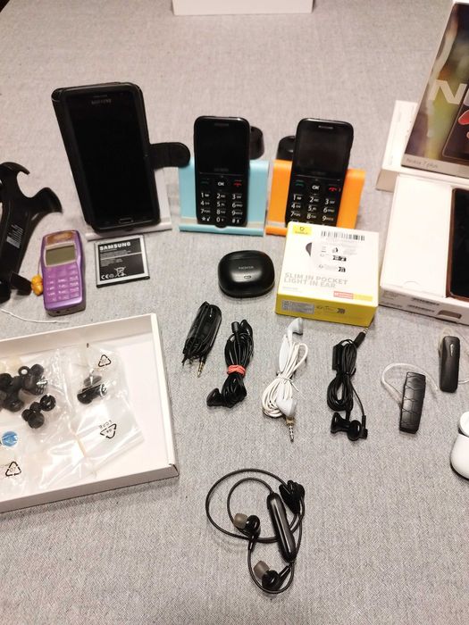 Tot ce in poza - 300 de lei - nu se vand separat