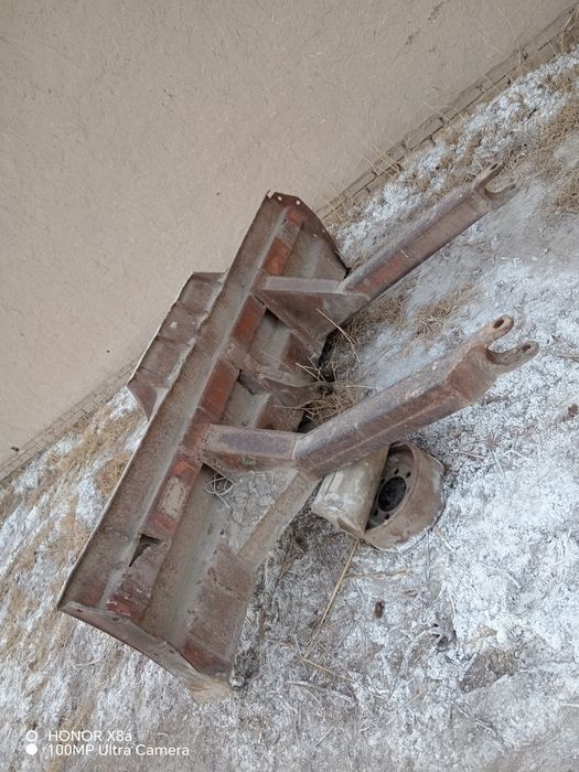 T 150 maz mator  puligi ham bor oldida beli ham bor ishga tayyor