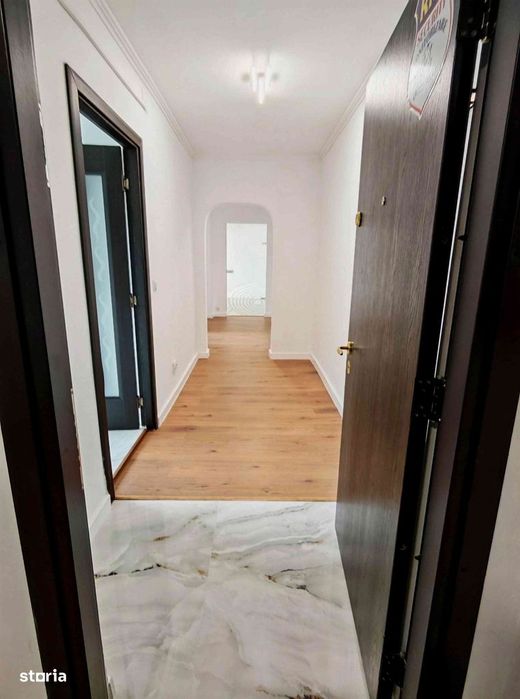 Decebal - Apartament 4 camere / Renovat complet/ Decomandat