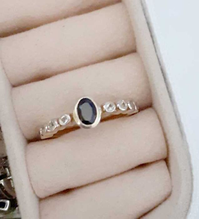 Inel cu spinel natural si topaz