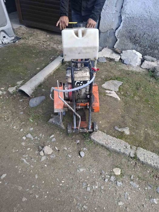 Продавам фугорес