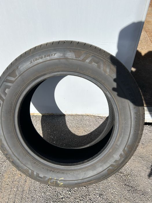 Продам шины R17 215/65