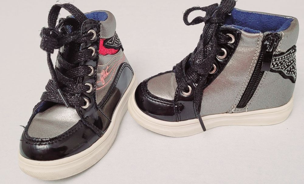 Детские ботиночки  (раз.21) 130см