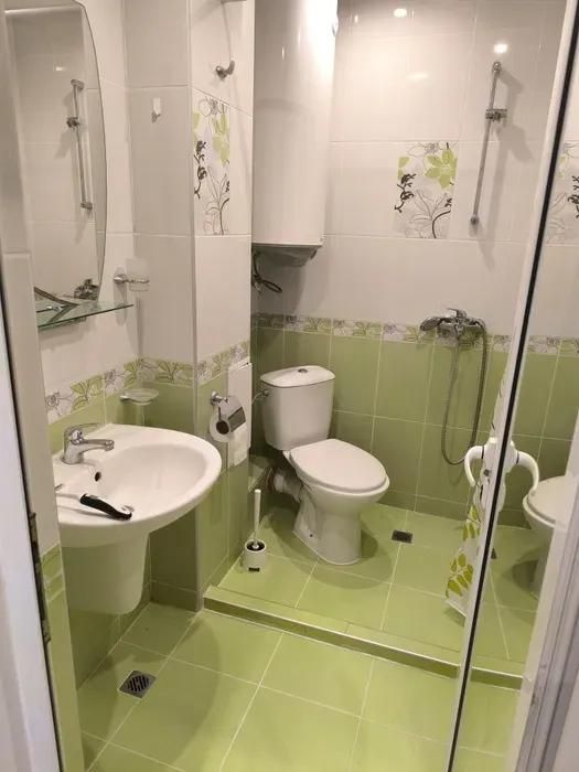 Дава се под наем Двустаен апартамент в Варна, Център - 70 кв.м за 498.27 € - Снимка #3