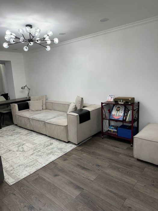 Продается диван в очень хорошем состоянии!