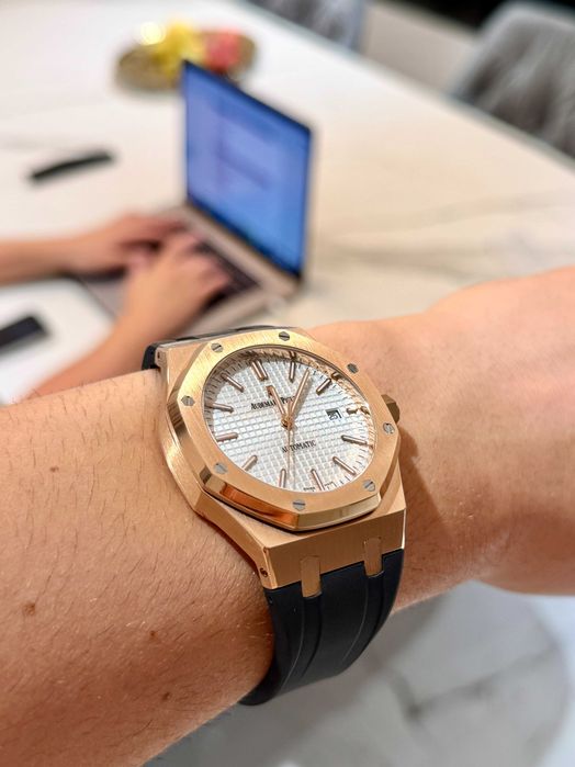 Audemars piguet royal oak каучук/бял циферблат