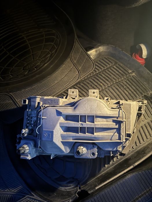 Продам Правый фар на 202 мерседес