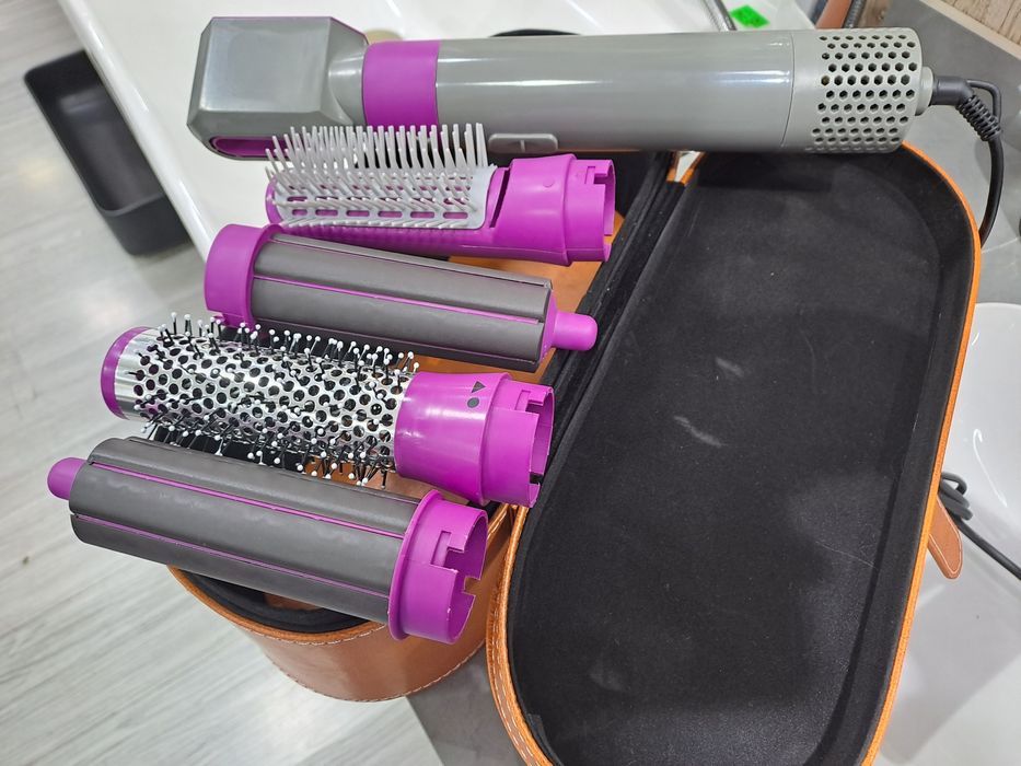 |Продается фен Dyson| |Dyson Fen Sotiladi|