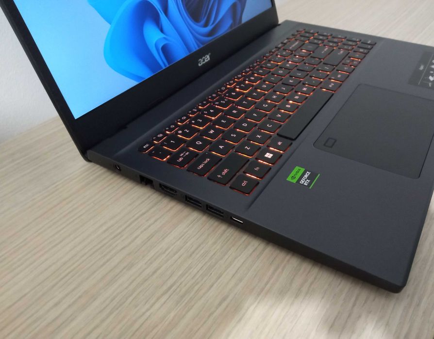 Laptop INTEL ULTRA GAMING RTX ecran 15.6 inch nvme SSD placa video dedicata NVIDIA RTX 16GB ram 2 placi video