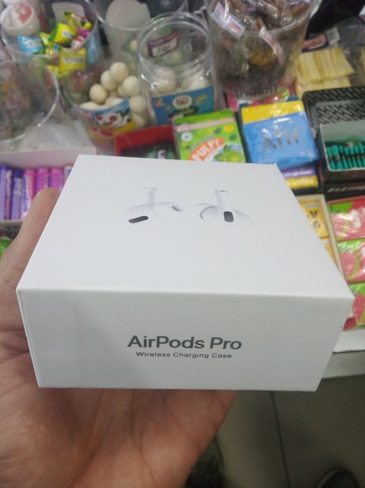 AirPods Pro Wireless Charging Case