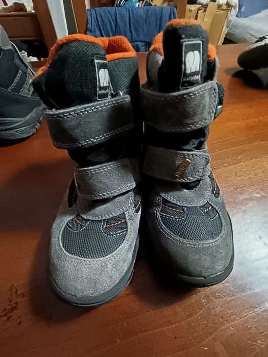 Van încălțăminte copii  mărimea 31 și 30