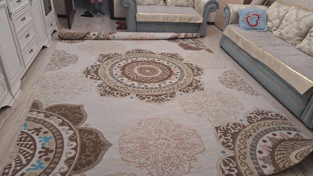 Продам  красивый ковер