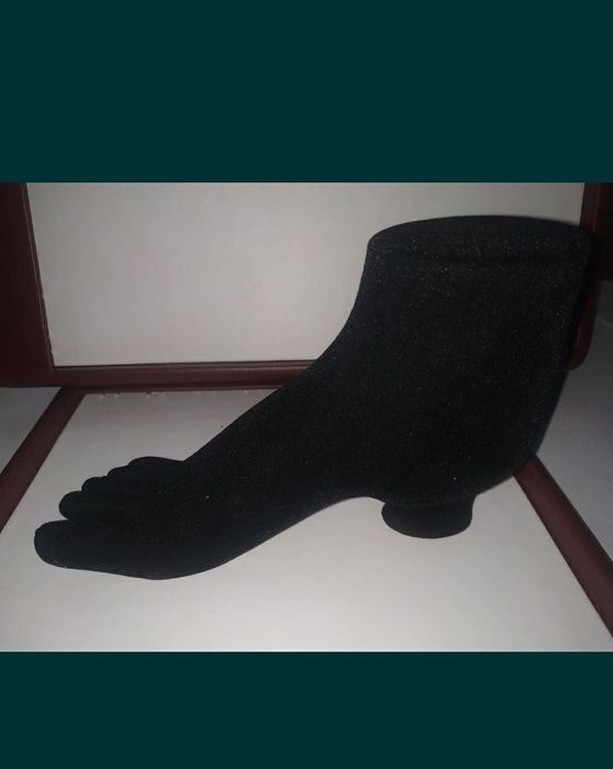 Подставка видя руки и ноги для ювелирных изделий: для кольц и браслето