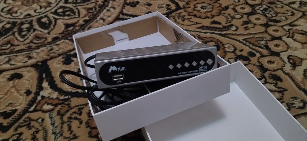 LG televizor Golden eye ||