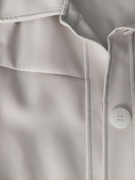 Кожено яке светло бежово