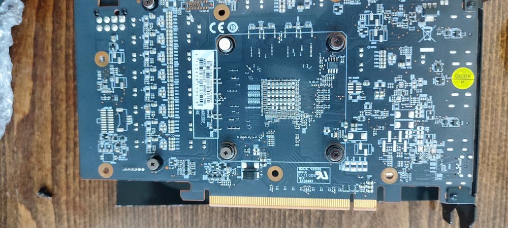 Компютър геймърски  ryzen 5600x ,rx 6600xt ,16 рам 3200mhz, захр.550+g