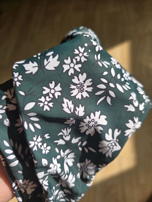 Тъмно зелен бански от две части