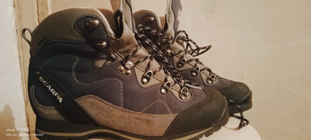 Альпинизм  Ботинки Scarpa Comfort 
Размер 40 для 39 самый раз надо