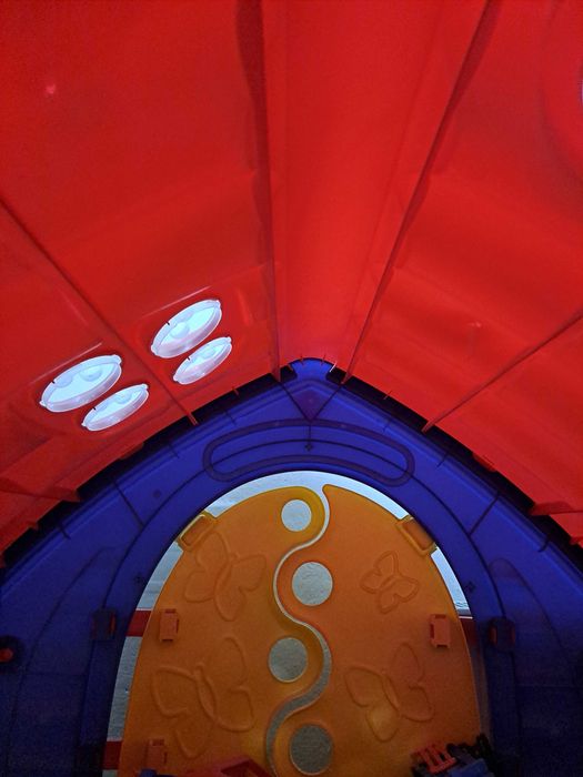 Детска пластмасова къща