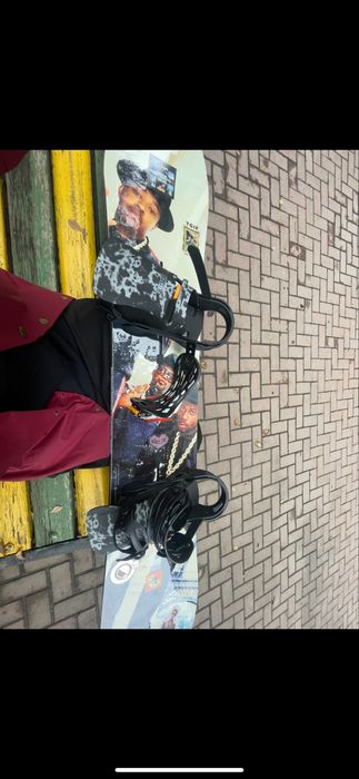 Сноуборд в хорошем состоянии