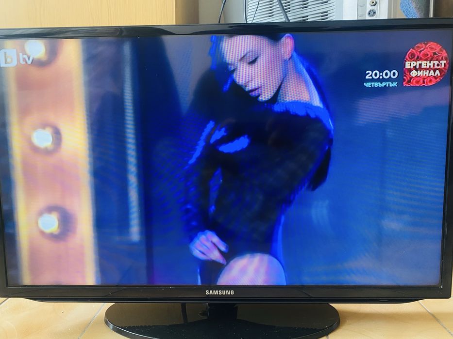 Samsung  32  , модел  : UE32EH5000 ,  Full HD