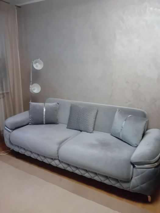 Canapea 3 locuri,extensibilă