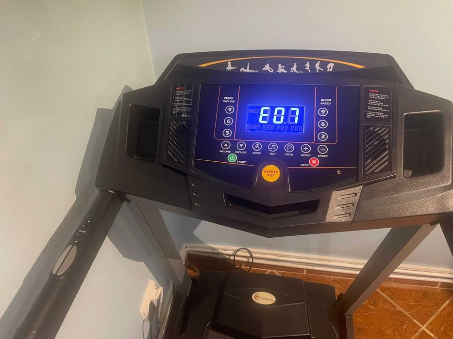 Bandă de alergat electrică 2000W – FIT TRONIC