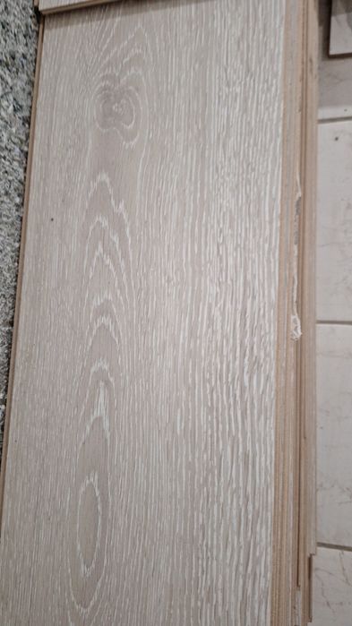 Отдам бесплатно Б/у ламинат