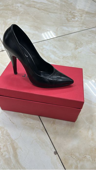 Туфли отдам каждую за 8000