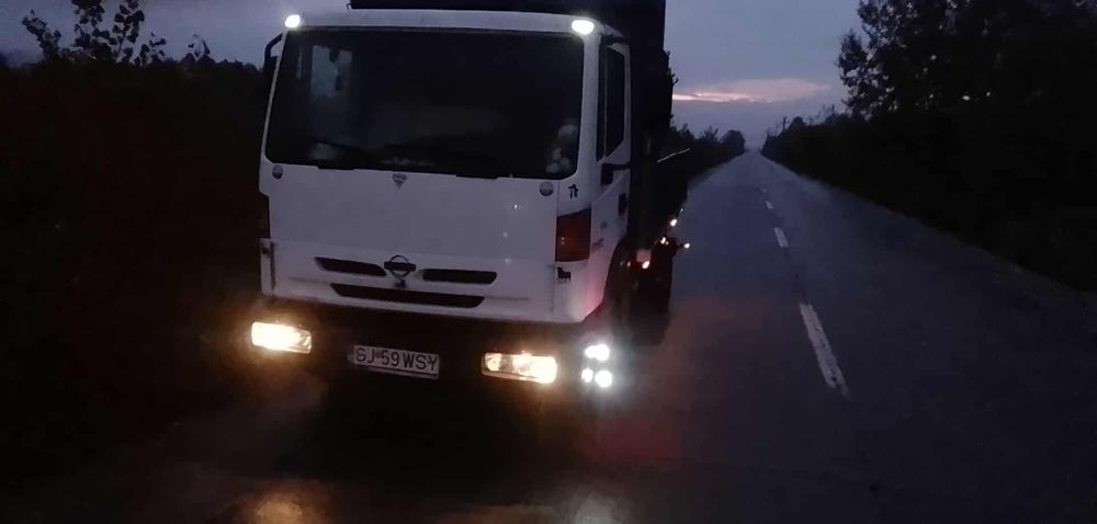 Nissan atleon basculabil !