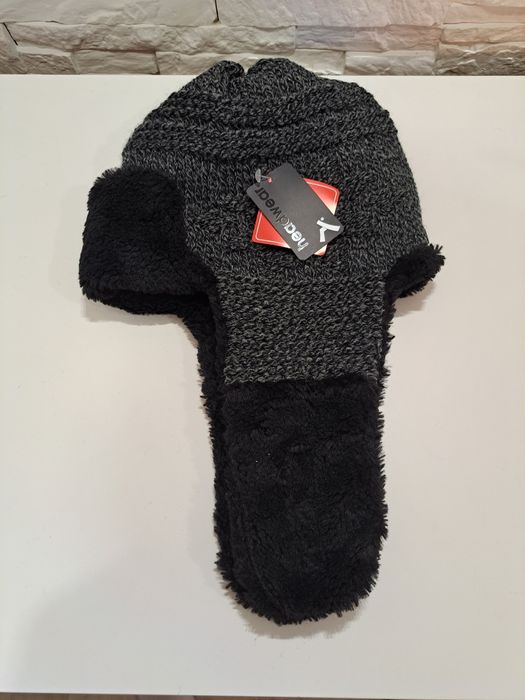 Продадим шапки новые