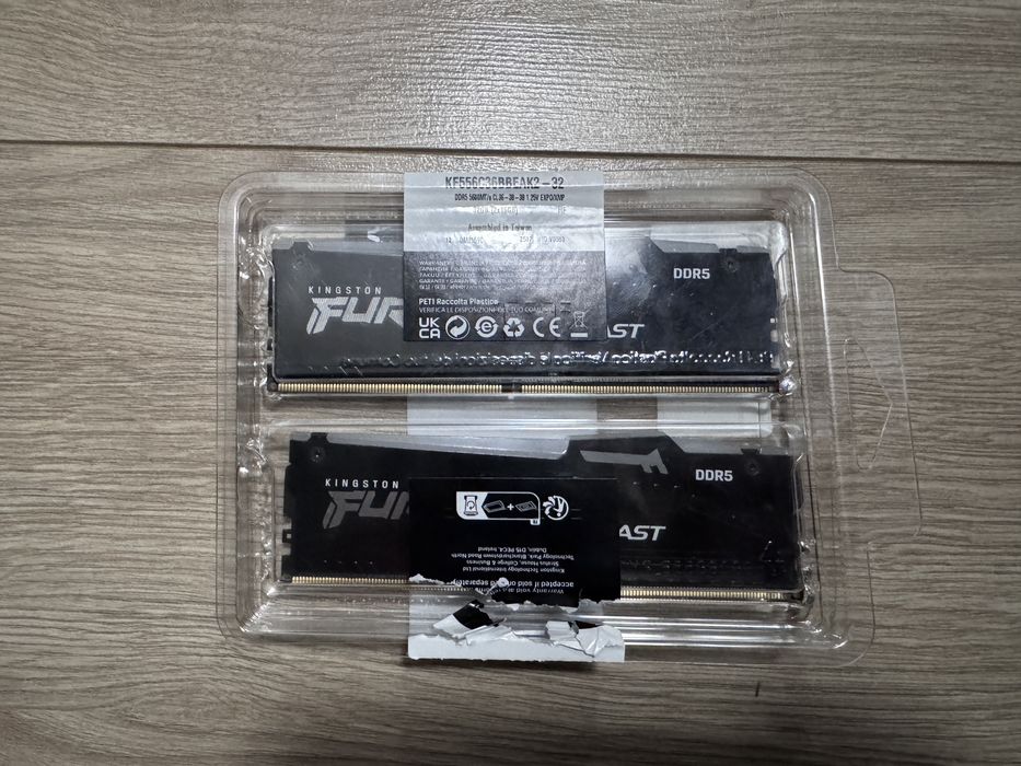 Оперативная память Kingston KF556C36BBEAK2-32 32 Гб
