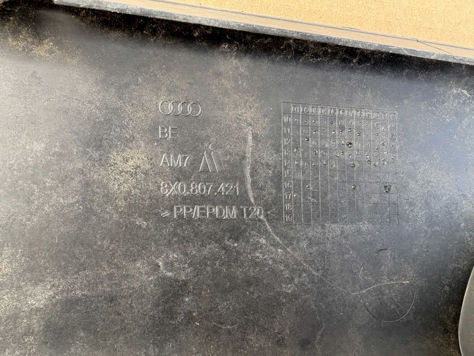 Spoiler inferior complet bara spate Audi A1 dupa 2010 8X0807421