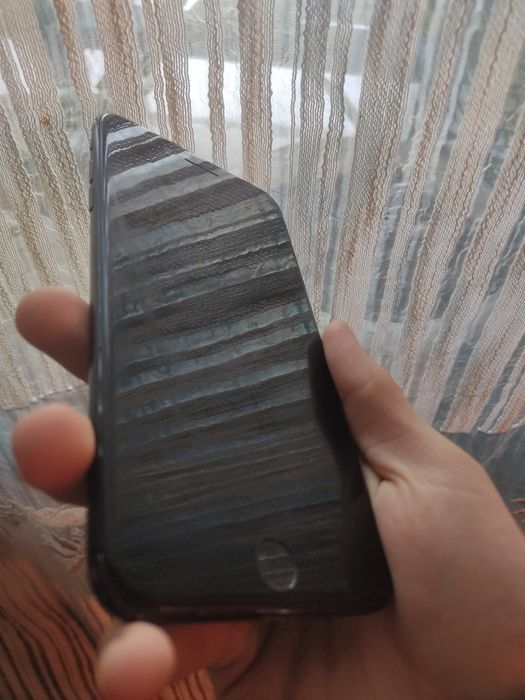 Продам  iPhone 7 plus