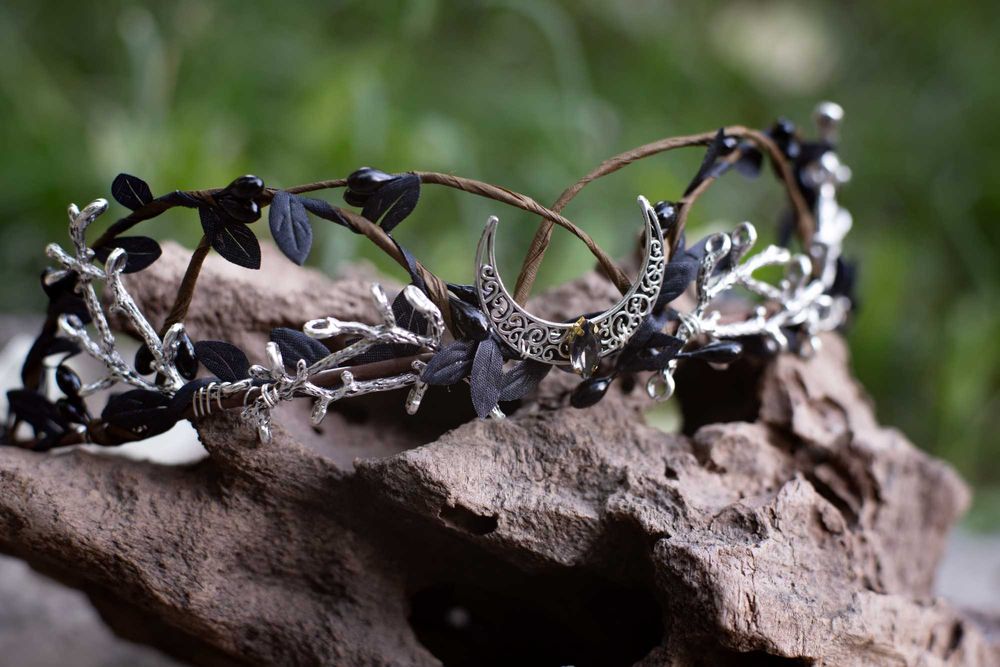 Готическая тиара (корона, диадема) ручной работы. Доставка включена.